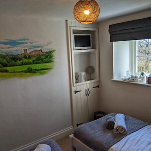 Twin Room Private Bathroom